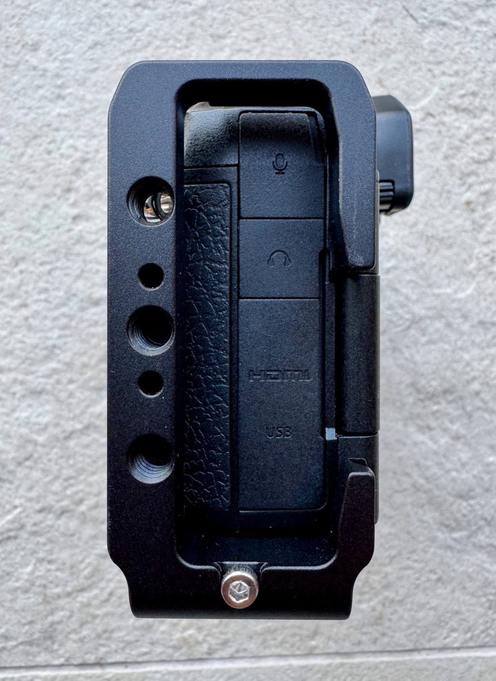 L-Winkel LPO-OM-1 von Leofoto, angebracht an der OM-1